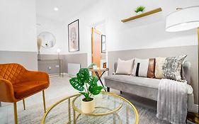 Luxury Apartment - Wifi - Smart Tv - Near City Centre - 2Mr